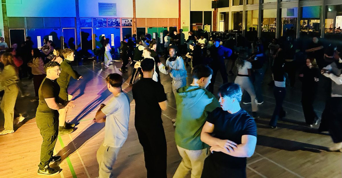 Mrs Wilson (@missttheteacher) on Twitter photo And we’re off - our senior ceilidh in full swing with our brilliant live band! 💙 <a href="/ClevedenSec42/">Cleveden Secondary School</a> And we’re off - our senior ceilidh in full swing with our brilliant live band! 💙 <a href="/ClevedenSec42/">Cleveden Secondary School</a>