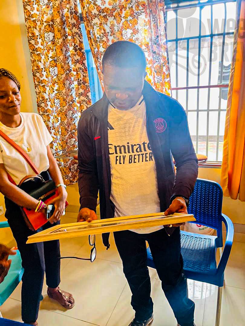Quedisent's tweet photo. Premier Nominé du Projet Week Brevet 2024 
Nous sommes fiers d’annoncer que Monsieur #Degaul #MULIMO est le premier nominé pour le Brevet d’Honneur du projet Week Brevet ! Reconnu pour son engagement exceptionnel et son impact positif sur la jeunesse. https://t.co/Uw20kKf10O