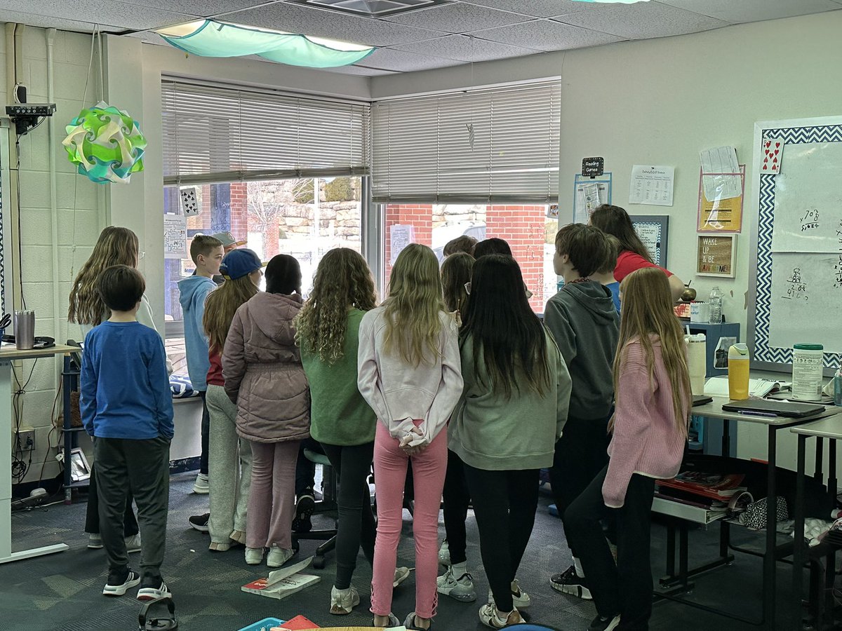 KeriSkeeters's tweet image. When learning is this awesome there’s  only one good word for it-beautiful!Mrs. Betts’ 5th grade math class at Ballwin Elementary is a model of a math community! Students were engaged in collaborative problem-solving, only asking for assistance when they exhausted every idea.…