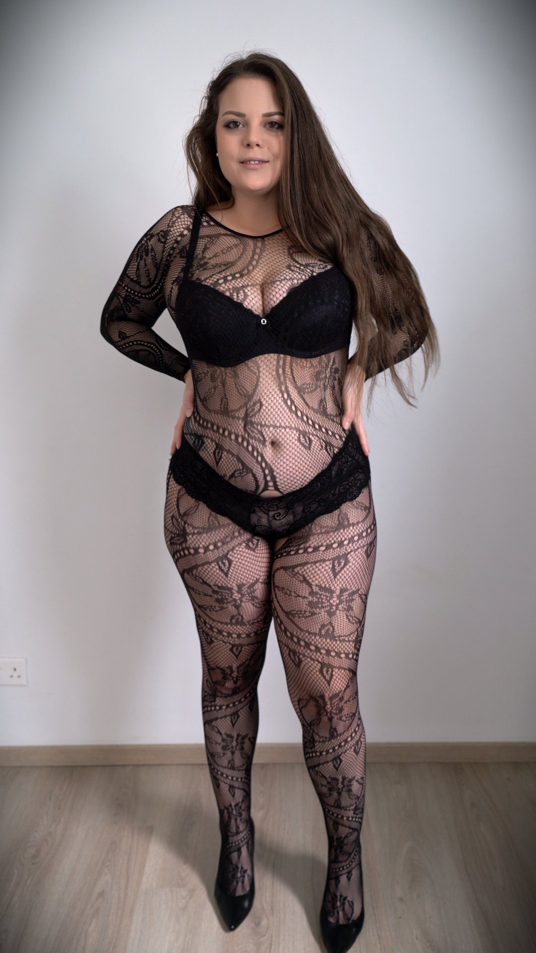 I'm now online on my OnlyFans! Come chat wirhe me and have some fun 😏🔥 Link in Bio! https://t.co/q3oBILrpEz