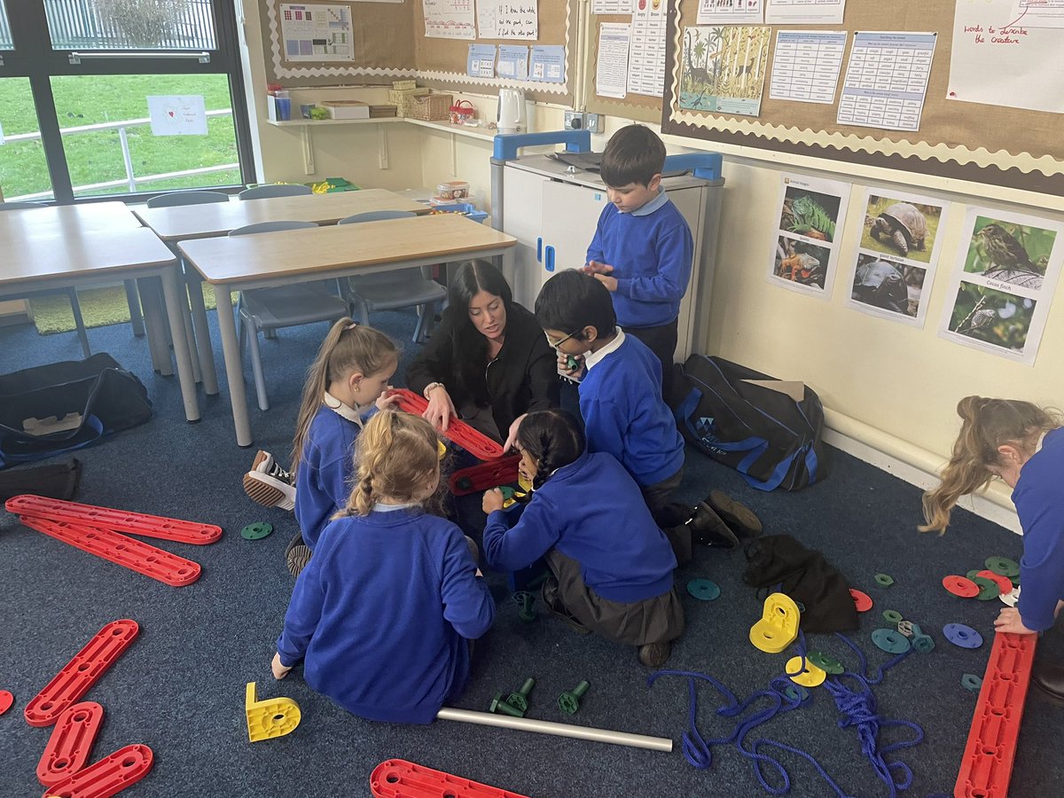 smaaanews's tweet photo. Year 2 had a great morning with @hiimpactconsult Mr Reynolds, who taught us some techniques to strengthen our bascule bridges to make them sturdier. We had to follow instructions, innovate and display a lot of resilience whilst working as a team. #smaaacomputing #smaaadt https://t.co/lvQcgByI0L