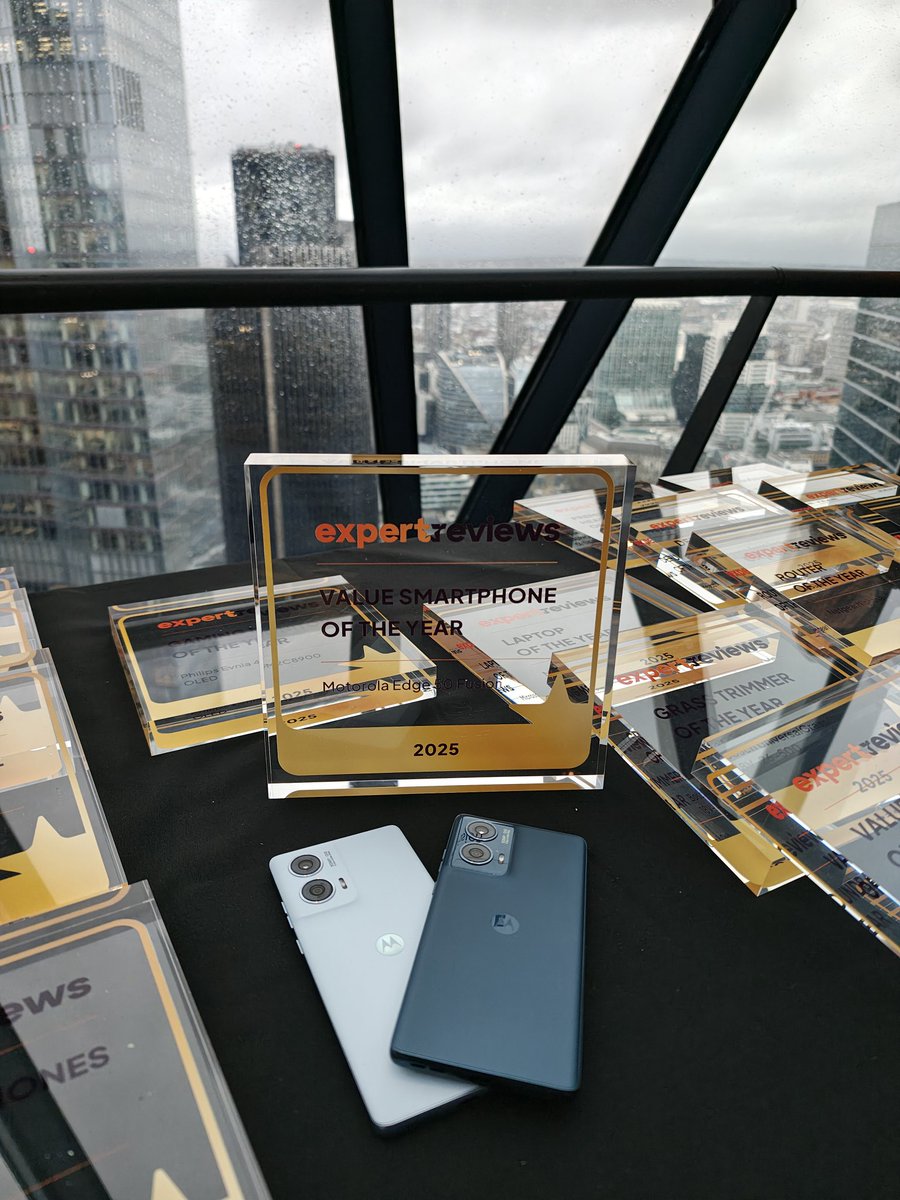 WilkinLee's tweet photo. Thrilled to see the @motorolaUK Edge 50 Fusion crowned as the Value Phone of the Year by @expertreviews! 🎉 A true testament to delivering premium features without the premium price. Proud to be part of the team bringing amazing tech to everyone! #MotorolaEdge50Fusion https://t.co/V3byeCiLUs
