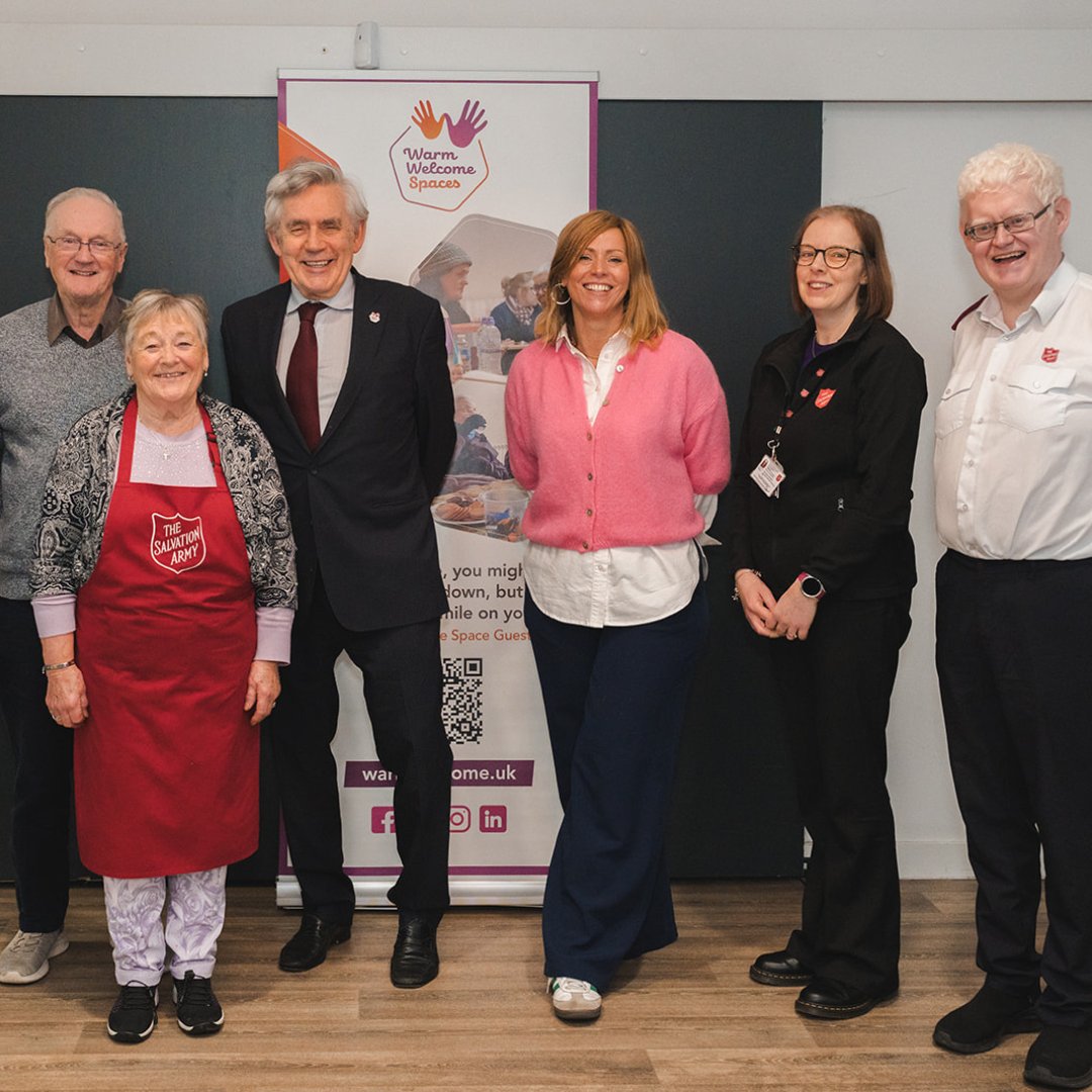 WarmWelcome_UK's tweet photo. We were thrilled to welcome our Founding Patron @GordonBrown to the wonderful @TSA_Scotland Kirkcaldy Warm Welcome Space. It was a real boost to guests &amp; volunteers &amp; a perfect way to celebrate #WarmWelcomeWeek.

https://t.co/me3h4P2PeN

@Salvationarmyuk https://t.co/rLCUV8IqKc