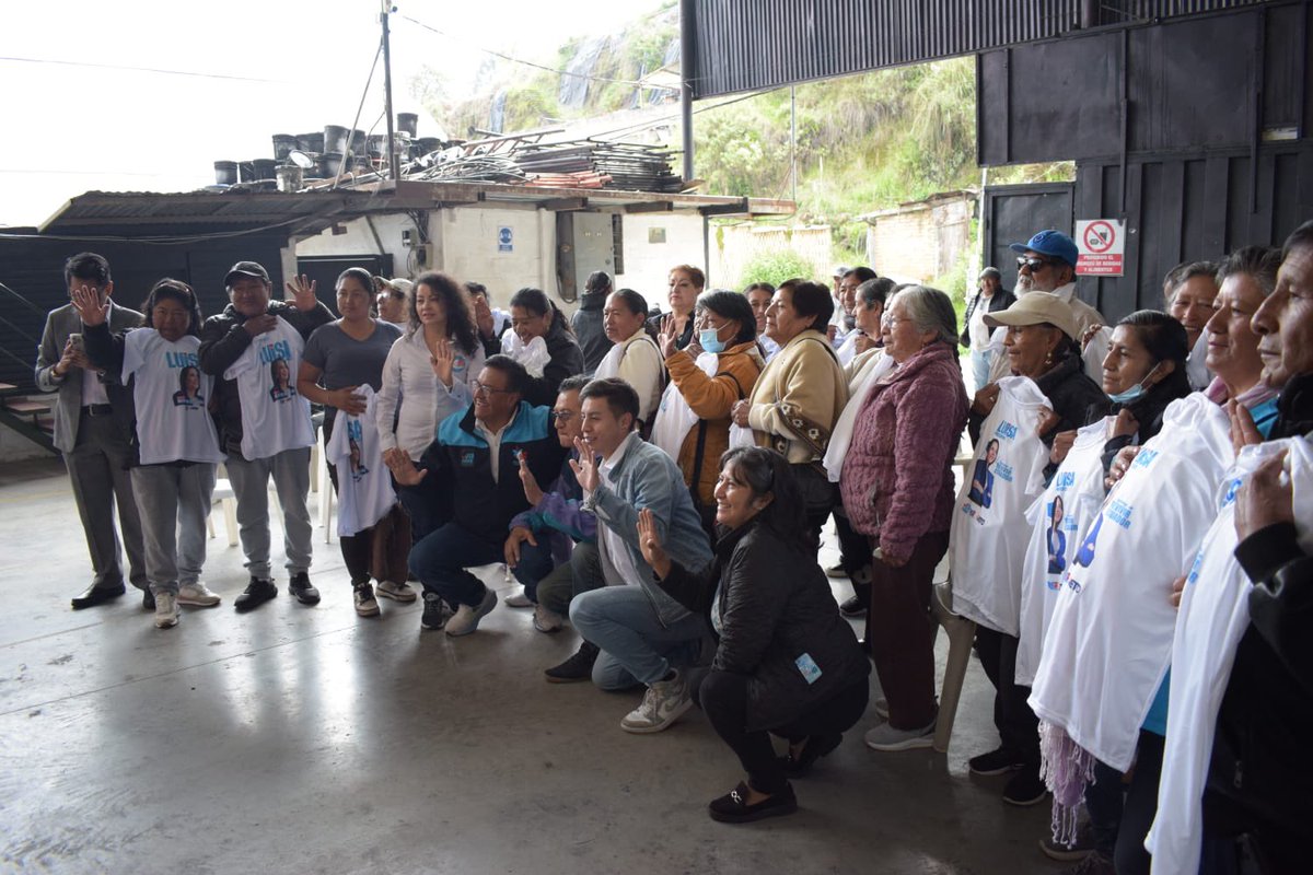 ledyzunigarocha's tweet photo. En #LaPulida, reafirmamos nuestro compromiso de #RevivirEcuador 💪✨
Junto a ustedes, estamos construyendo el futuro que merecemos 🌅🇪🇨🩵
¡Gracias por recibirnos con tanto cariño! 🌟 #LuisaPresidenta
#LedyAsambleista
@LuisaGonzalezEc https://t.co/85JSQ6QDX9