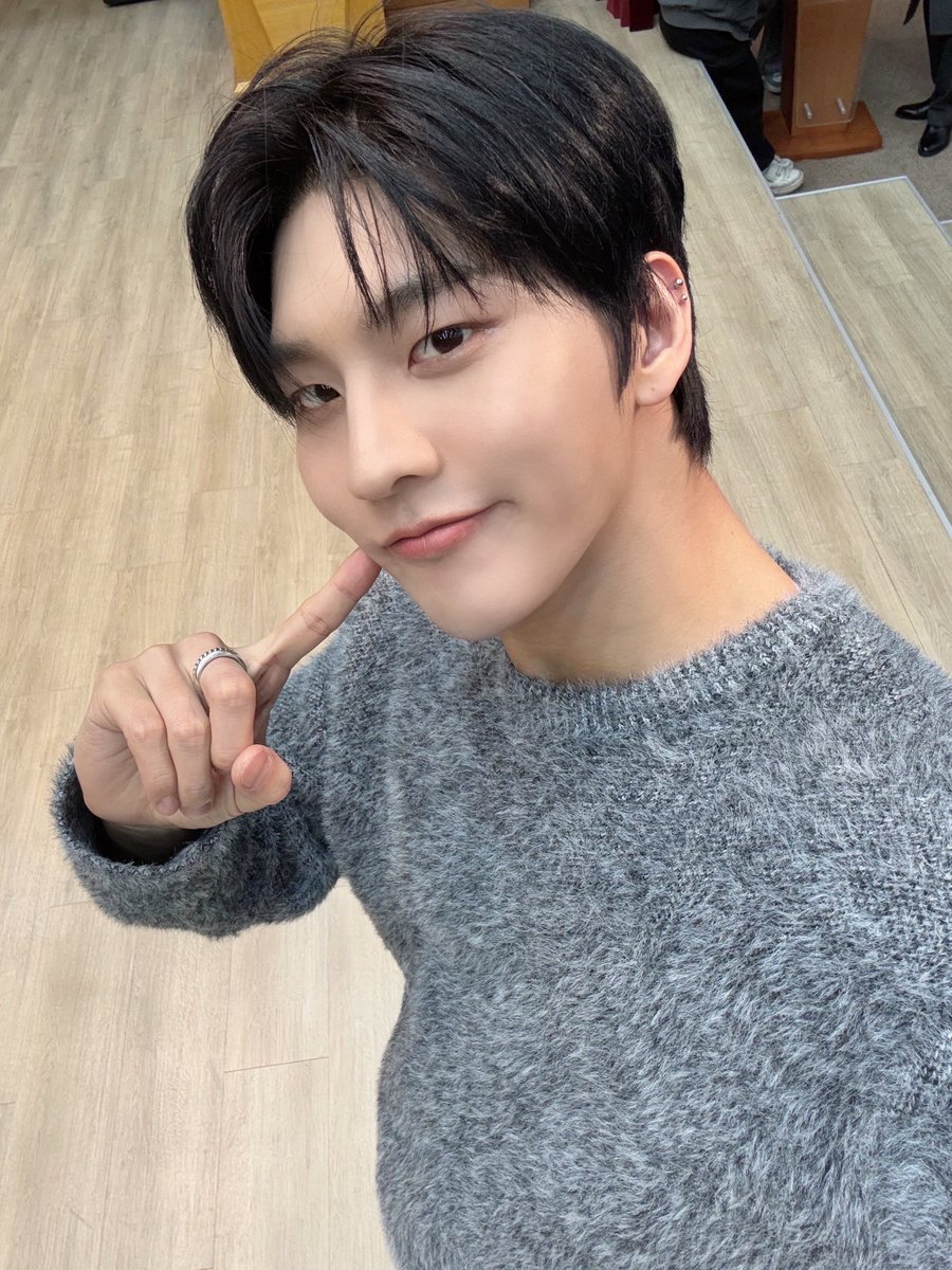 VannerOfficial's tweet photo. [#GON]

Have a Good day VVS❤️

#VANNER #배너 #곤 https://t.co/XsEVkFAYB1