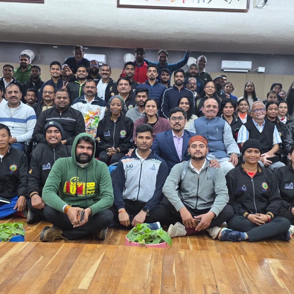 SAI_Patiala's tweet image. The 3rd Yogasana Coaches Training Program concluded today at NSNIS, Patiala, with 120 participants from across India. Organized by Yogasana Bharat &amp;amp; World Yogasana, the program aimed to advance Yogasana practice.

#Yogasana #CoachTraining #NSNISPatiala