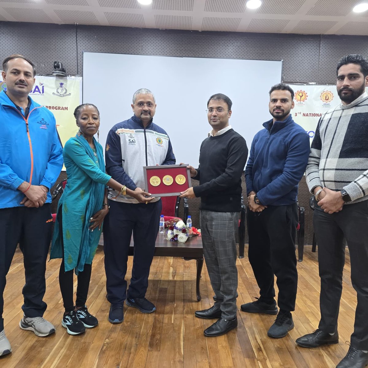 SAI_Patiala's tweet image. The 3rd Yogasana Coaches Training Program concluded today at NSNIS, Patiala, with 120 participants from across India. Organized by Yogasana Bharat &amp;amp; World Yogasana, the program aimed to advance Yogasana practice.

#Yogasana #CoachTraining #NSNISPatiala