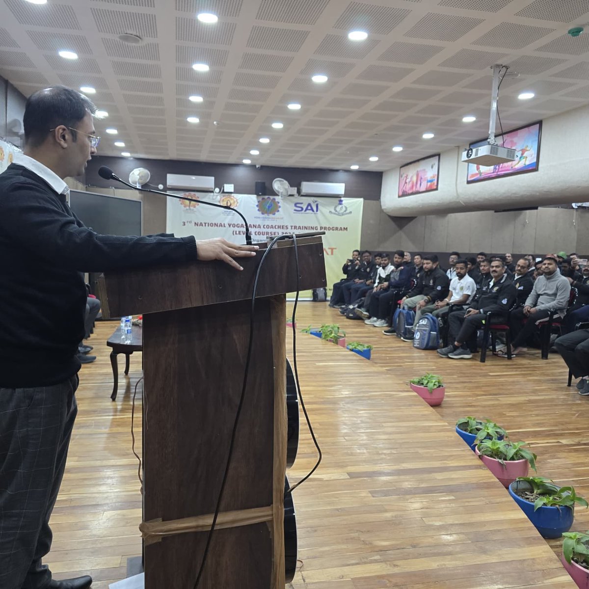 SAI_Patiala's tweet image. The 3rd Yogasana Coaches Training Program concluded today at NSNIS, Patiala, with 120 participants from across India. Organized by Yogasana Bharat &amp;amp; World Yogasana, the program aimed to advance Yogasana practice.

#Yogasana #CoachTraining #NSNISPatiala