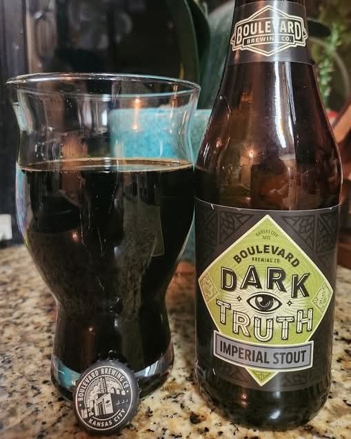 beergoals50's tweet photo. 17 of 50 #MissouriBeers  😍🍺🍺
Dark Truth by @Boulevard_Beer of Kansas City, Missouri at 9.7%ABV is an Imperial Stout with a velvety chocolate intro and a burnt smoke kick with a hint of licorice.  Best Stout recently? #Missouri #Beers #Beer #BeerGoals #CraftBeer https://t.co/N4XHCyUfj4