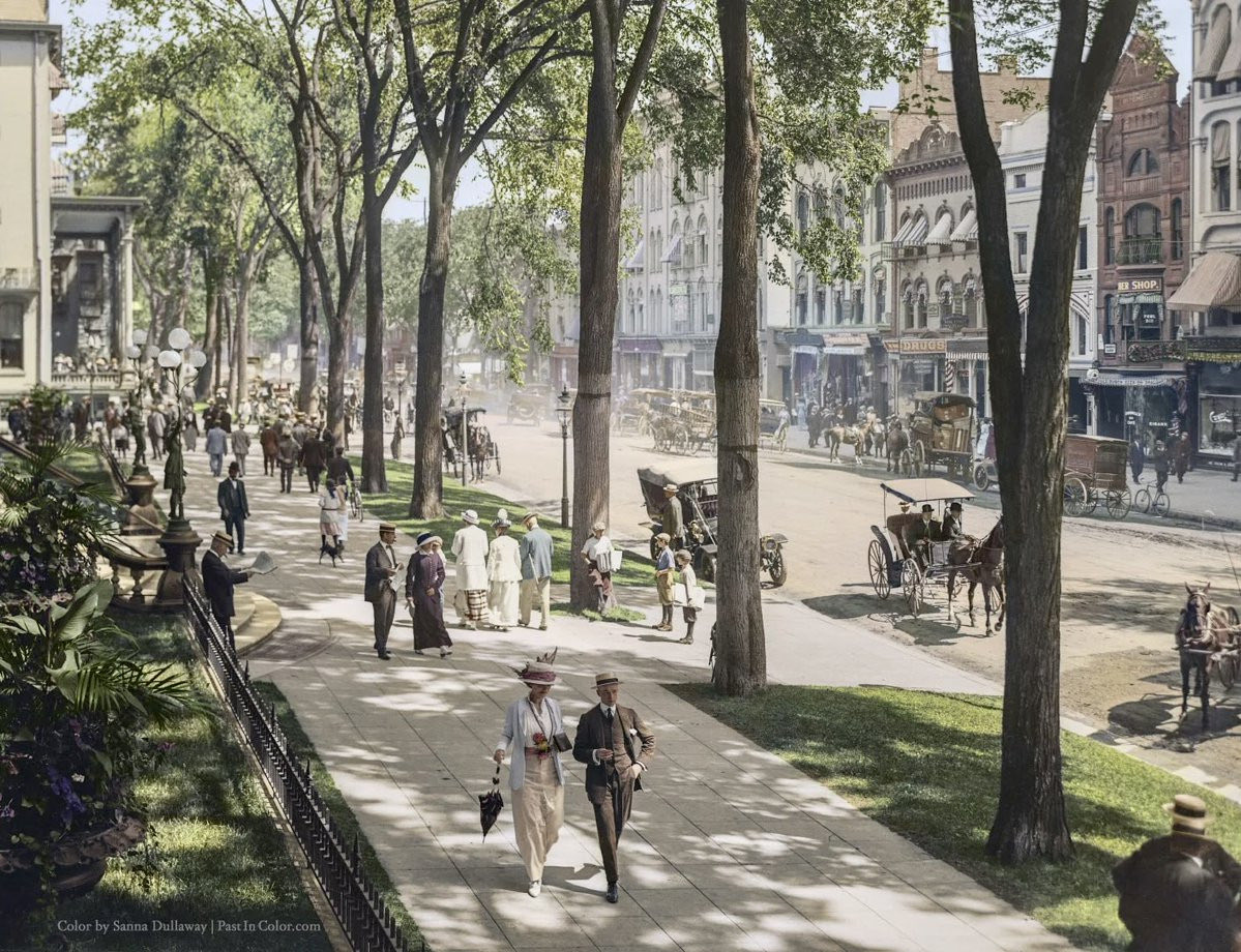 berkie1's tweet photo. Saratoga Springs, New York in 1915 https://t.co/fy7zAOJOWO