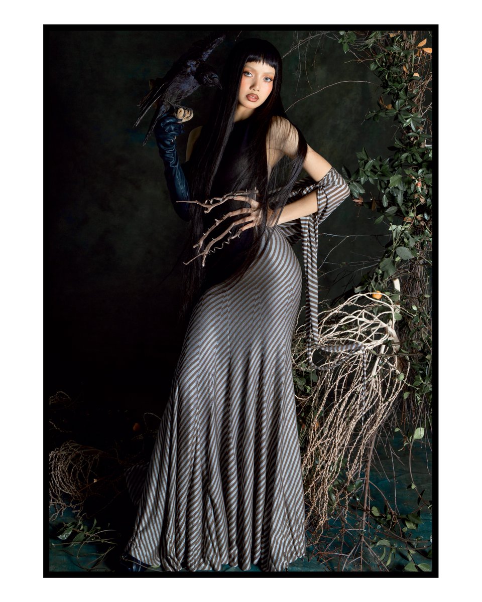 vmagazine's tweet photo. Timeless in every season. 🐦‍⬛ Whether redefining pop music, making her mark on TV, or representing Thailand on the global stage, Lisa’s influence knows no bounds.

Order your favorite copy of our Spring Preview 2025 issue, as photographed by the legendary Inez & Vinoodh, at https://t.co/FvjbBmIDXJ

#LISA #리사