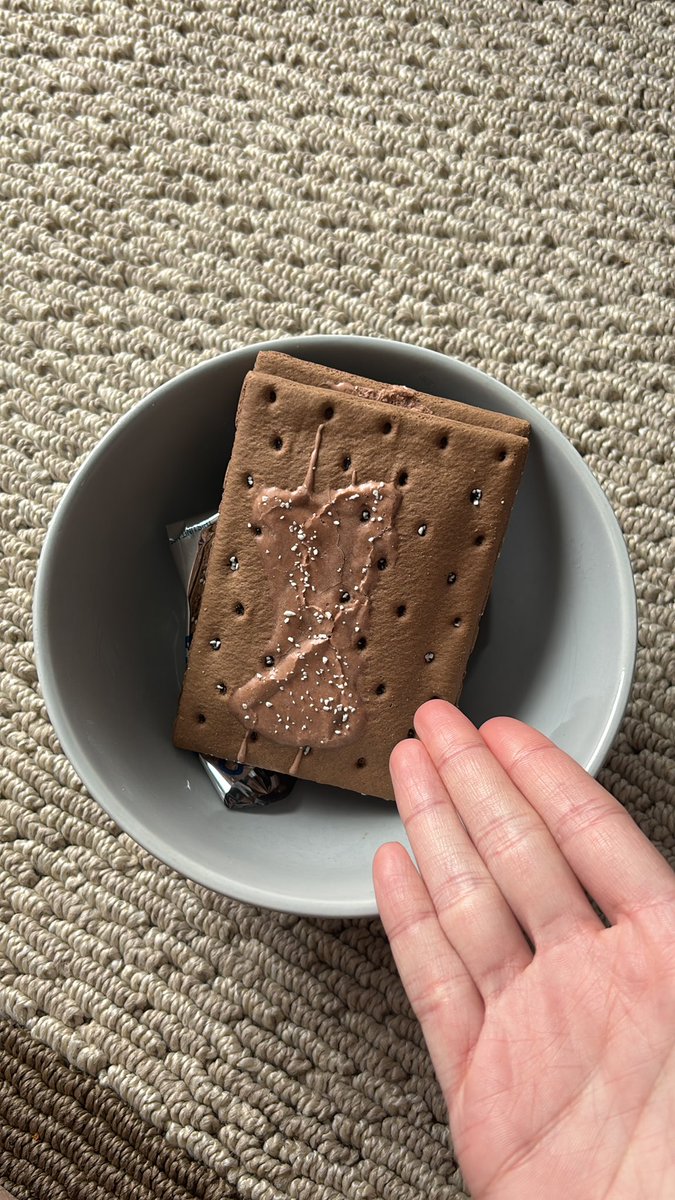 IDdiscovered's tweet photo. Damn @PopTartsUS what is this??? 😭 https://t.co/XtAokFATO7