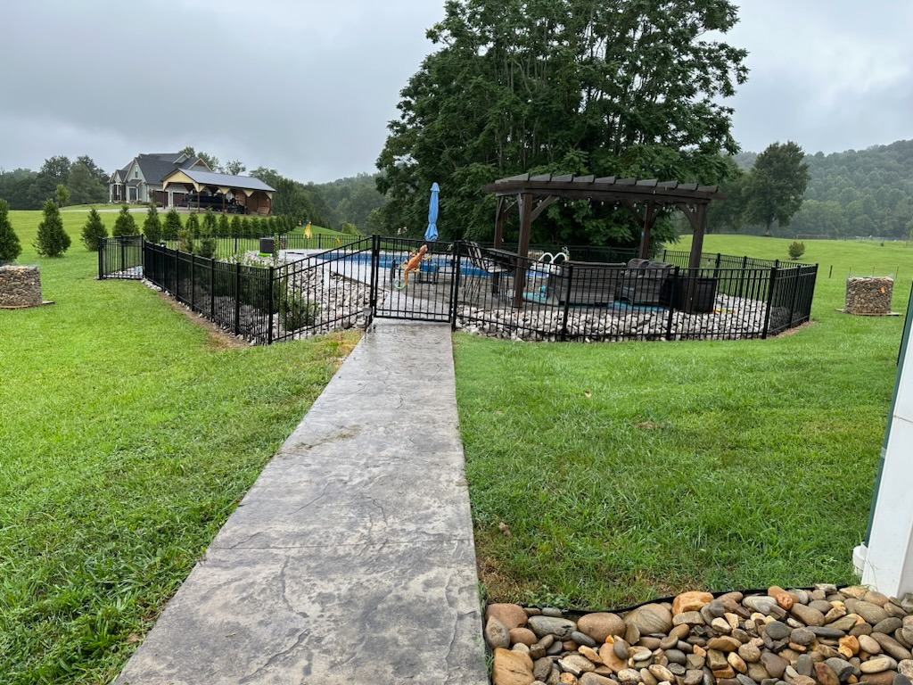 mtlawancare's tweet photo. 🌱 A well-kept lawn is more than aesthetics; it is an investment in the image of your home or business. At MT Lawn Care Service LLC, we specialize in transforming and maintaining your green areas to look impeccable, vibrant and full of life. 🌳

🌐 https://t.co/4MNk9pgRnr https://t.co/NVdtFs3EAc