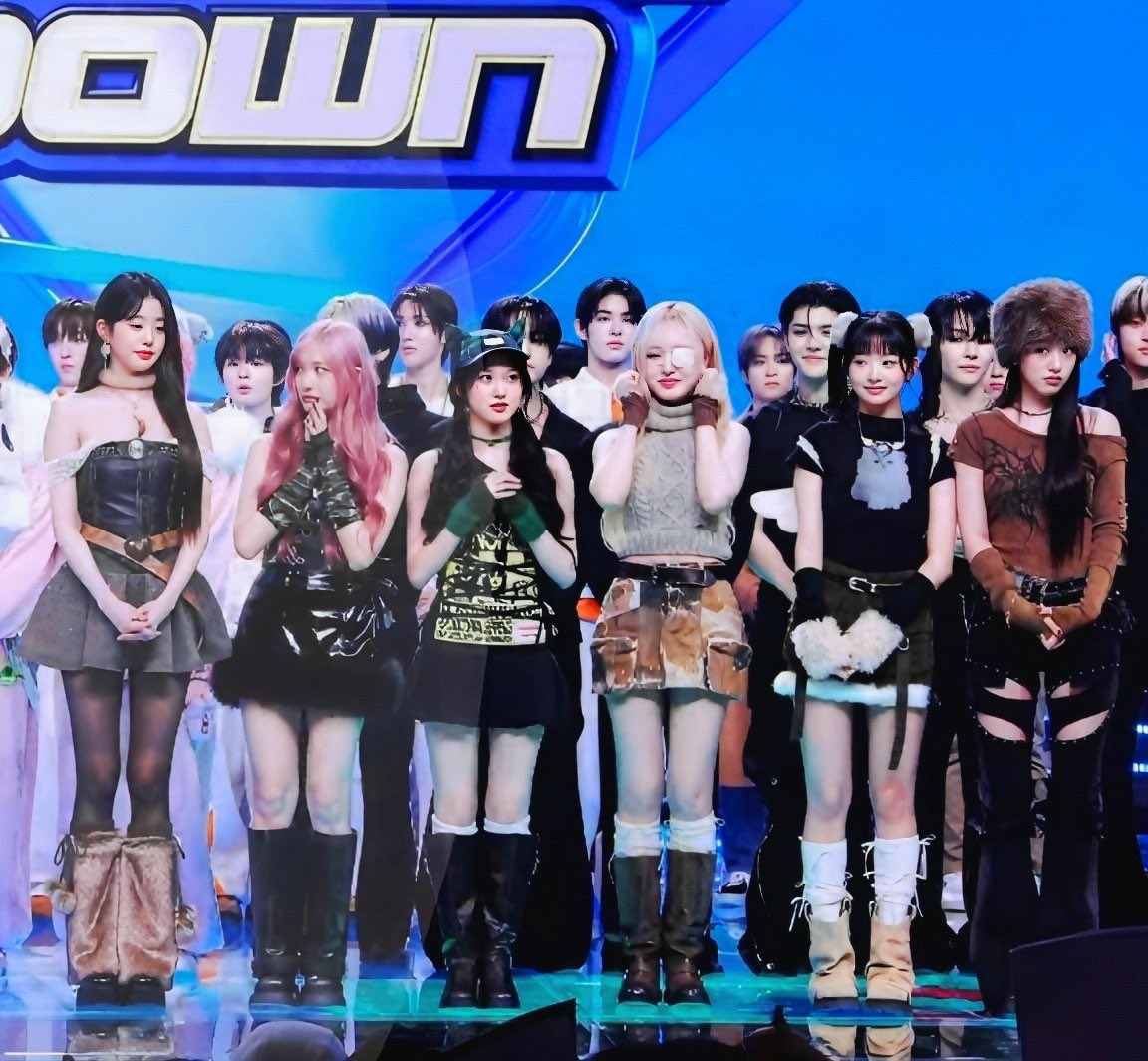 ivemxco's tweet photo. ¡IVE lo hace de nuevo!🎉Felicitaciones a las chicas por su 55° victoria y el 1er lugar en M Countdown con “REBEL HEART”.💕
#IVE #IVEMEXICO
#REBELHEART1stWin #IVE55thWin https://t.co/qnD54ctCFU