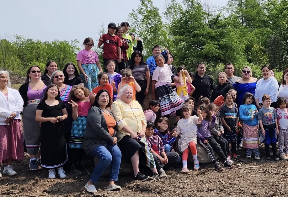 Discover how Friends of Akwesasne Freedom School — an Indigenous-led organization in Mohawk territory of New York State — supports multi-generational community organizing grounded in sovereignty and self-determination. foafs.org/?fbclid=IwY2xj…