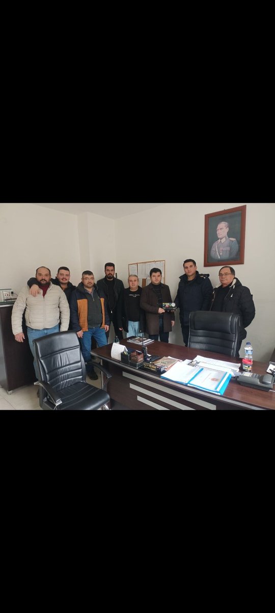 Calocak20's tweet photo. Çal ilçe başkanlığı olarak  Çal ilçe Jandarma Komutanlığına ziyaretimizi gerçekleştirdik. Uyuşturucu ve zararlı alışkanlıklarla mücadele konularında işbirliği hakkında samimi bir görüşme oldu. Komutanımız Sayın Hüseyin ARSLAN'a misafirperverliklerinden dolayı teşekkür ederiz. https://t.co/p8wUhsNSrz