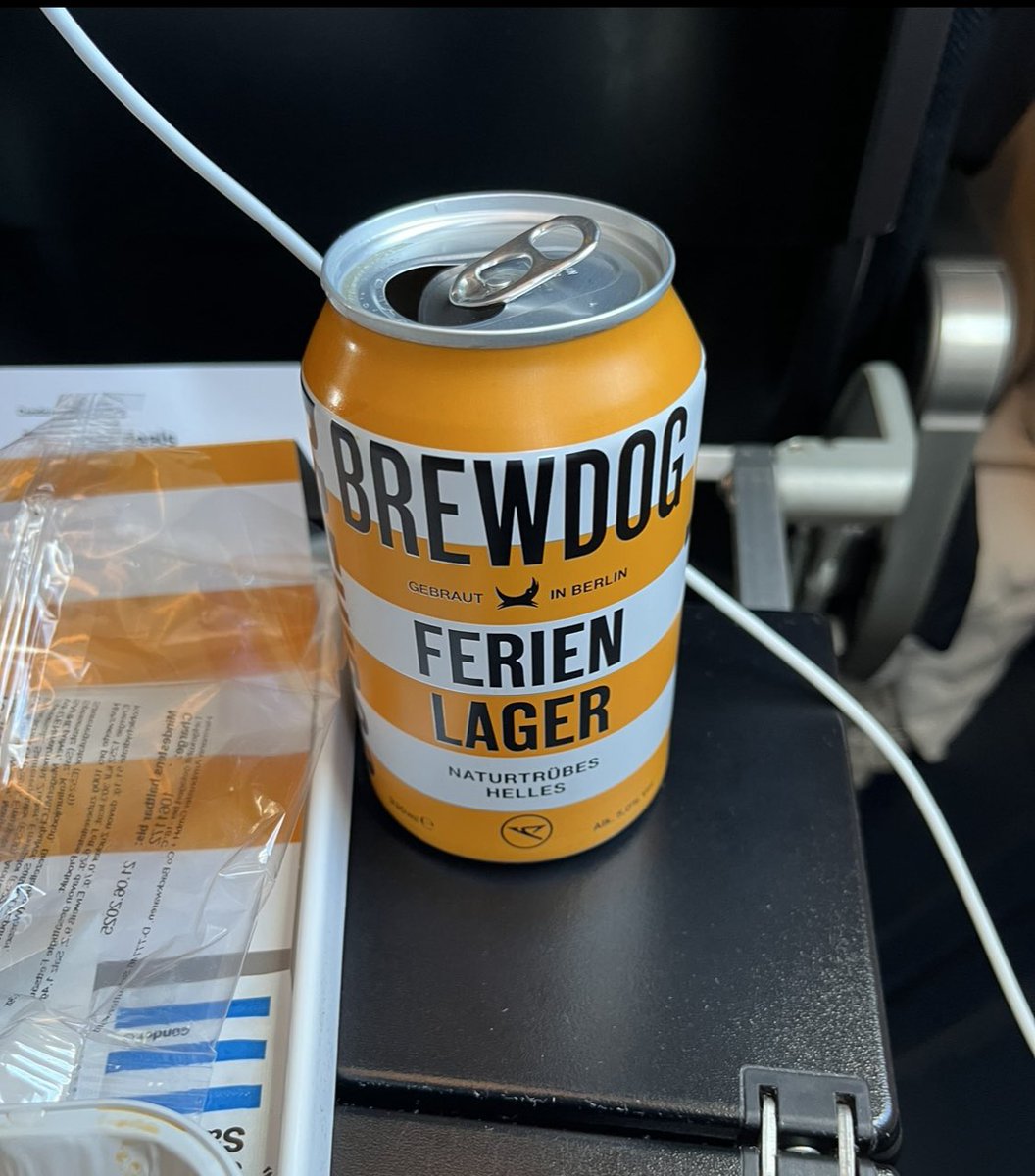 tomske26's tweet photo. @flightradar24 condor‘s had the best on brand design :) https://t.co/4sxbas63Pu
