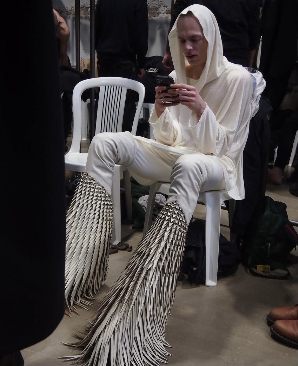 upnextdesigner's tweet photo. UND designer Victor Clavelly just collaborated on these boots with Rick Owens for his FW25 collection https://t.co/Rkn7JdEjUH