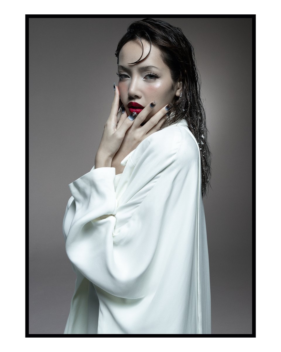 vmagazine's tweet photo. One icon, all year long. ❄️ Lisa isn’t just a force in music and acting—she’s fluent in Thai, English, Korean, Chinese, and Japanese. For context, less than 1% of the world speaks five or more languages. So, what’s left for her to conquer?

Order your favorite copy of our Spring Preview 2025 issue, photographed by the legendary Inez & Vinoodh, at https://t.co/FvjbBmI68b

#LISA #리사