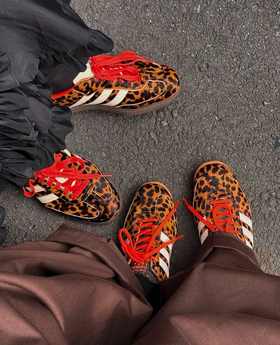thedropdate's tweet photo. Who would swap the red lacesβ Due to drop February 10th... link for further info - https://t.co/MaQdcgsfmS
-
Imagery courtesy of @requestboutiqueatl @sneakrsjoe
#thedropdate https://t.co/PdgSK5HO87