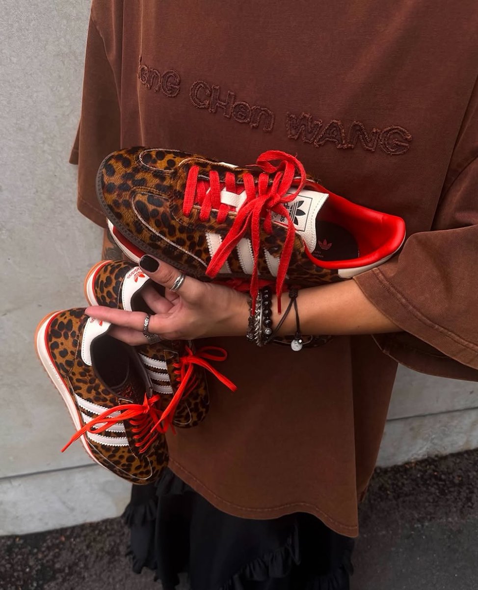 thedropdate's tweet photo. Who would swap the red lacesβ Due to drop February 10th... link for further info - https://t.co/MaQdcgsfmS
-
Imagery courtesy of @requestboutiqueatl @sneakrsjoe
#thedropdate https://t.co/PdgSK5HO87