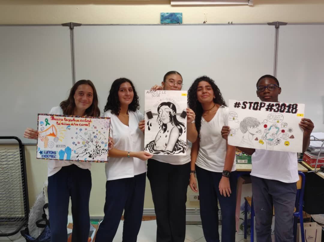 Le concours “Non au harcèlement” des 4eA et 4eB s’est conclu au CDI. L’affiche gagnante représentera le LIJM à la 12e édition du prix national.

En savoir plus : lijmermoz.org/resultats-du-c…

#mlfmonde #MLCI #MLF #lijm