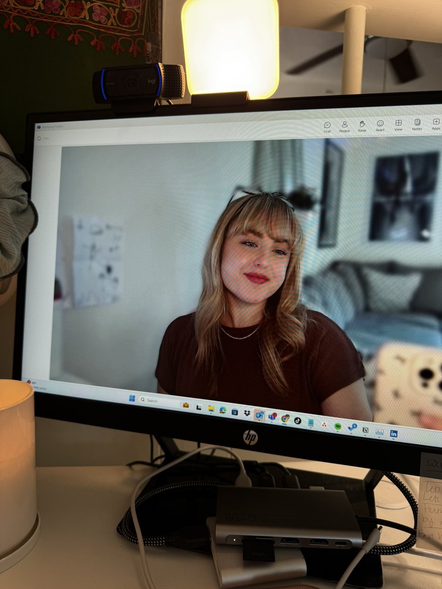 allyt's tweet photo. being a streamer has equipped me with the tools to look the best in microsoft teams meetings https://t.co/2tpF1bisjG