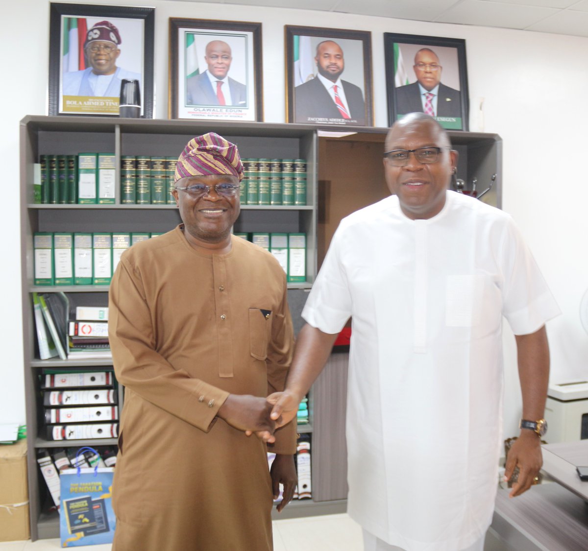 OfficialJRBNg's tweet photo. VISIT
The Secretary, Joint Tax Board, Mr. Olusegun Adesokan, received the newly appointed Managing Director, Nigerian Railway Corporation, NRC, Dr. Kayode Opeifa, on a visit to the JTB, on Thursday 23rd January 2025. https://t.co/EXZNWMGYO2