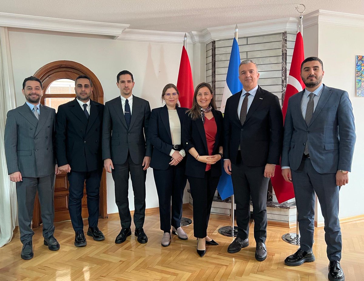 Türkiye-Orta Amerika ve Karayipler İş Konseyimiz, Erdoğan Ayboğan başkanlığında Ankara temaslarını gerçekleştirdi. 

Temaslarda,
📍Guatemala Ankara Büyükelçisi Eduardo Enrique Hernandez Recinos,
📍Kosta Rika Ankara Büyükelçisi Gustavo Campos Fallas,
📍El Salvador Ankara