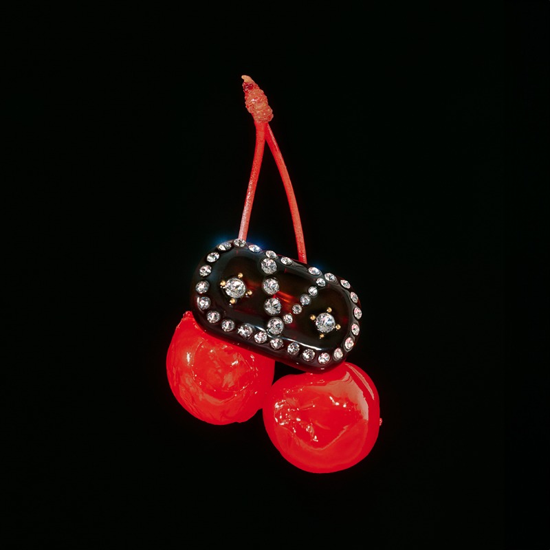 MaisonValentino's tweet photo. A special occassion, uplifted by a lovestruck selection of pieces. The Maison has envisioned special #ValentinoGaravani accessories ideal for Valentine's Day.

Shop shining #VLogo accessories and love-inspired jewelry at https://t.co/FruWky5Rq3