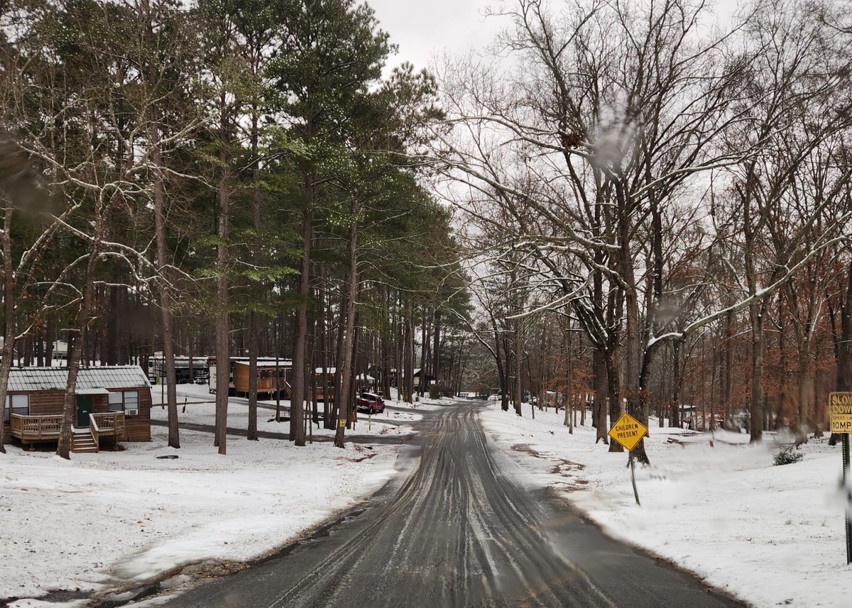 OutdoorAdvanced's tweet photo. @The Point RV at Lake Hartwell Snowy views, frosty blues, and a lake as cold as ice.🧊

#pointrv #lakehartwell #aommanaged #winter #outdoorhospitality https://t.co/9RGMn5nDis