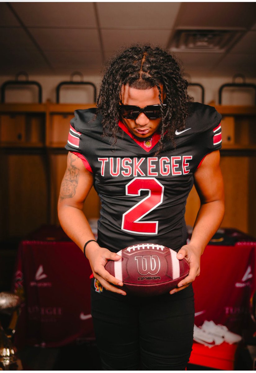 Noah__Greene's tweet photo. #AGTG I am blessed to say that for the next 4 years i will be committing to Tuskegee University to follow both my academic and athletic career!🐯 @CSmithQBs @TBSCoachSamuels @Coach_james3 @athletics_CHHS @SkegeeFootball https://t.co/kkv10PjYMx