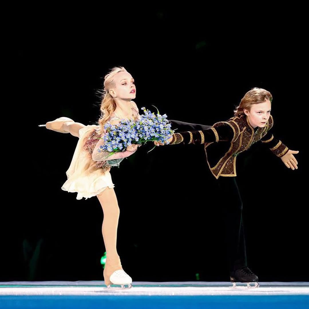 gnomgnomych's tweet photo. Magical moments from our Sleeping Beauty ✨@kostyleva_elen ✨✨ @plushenko.show ✨✨✨
#angelsofplushenko #ангелыплющенко #фигурноекатание #figureskating #спорт #iceshow #ледовоешоу #ледовоешоуплющенко #plushenko https://t.co/ecL9pZci9g