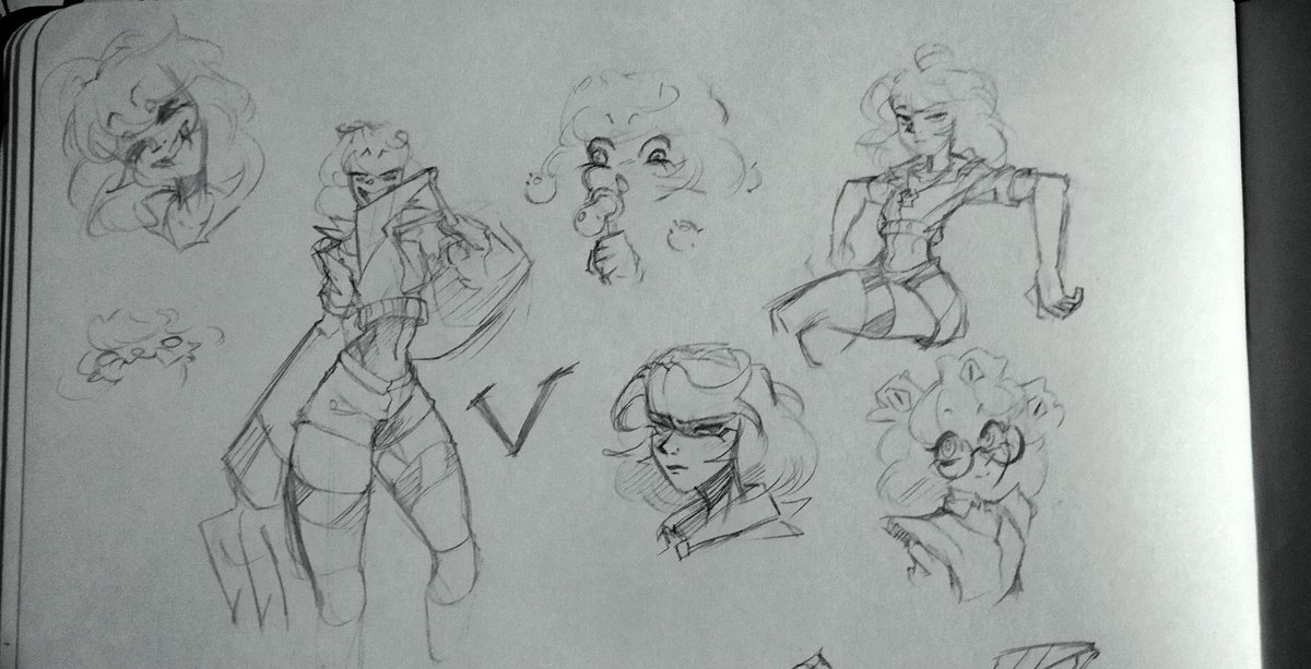 Docovush's tweet image. Some silly little sketches of V from my sketchbook :p
#murderdrones #SerialDesignationV