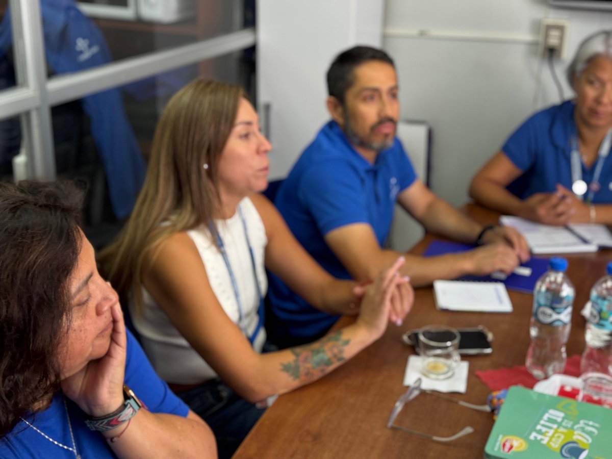 Fenpruss's tweet photo. #EnTerreno dirigentes/as de la Base Fenpruss Hospital de La Serena, Base Hospital de Coquimbo y Base Dirección de SS Coquimbo, acompañados por el dirigente nacional y coordinador zonal, Aldo Santibáñez, se reunieron con el DiputadoRicardo Cifuentes.

¡Por la salud que soñamos! https://t.co/qtBaCM221x