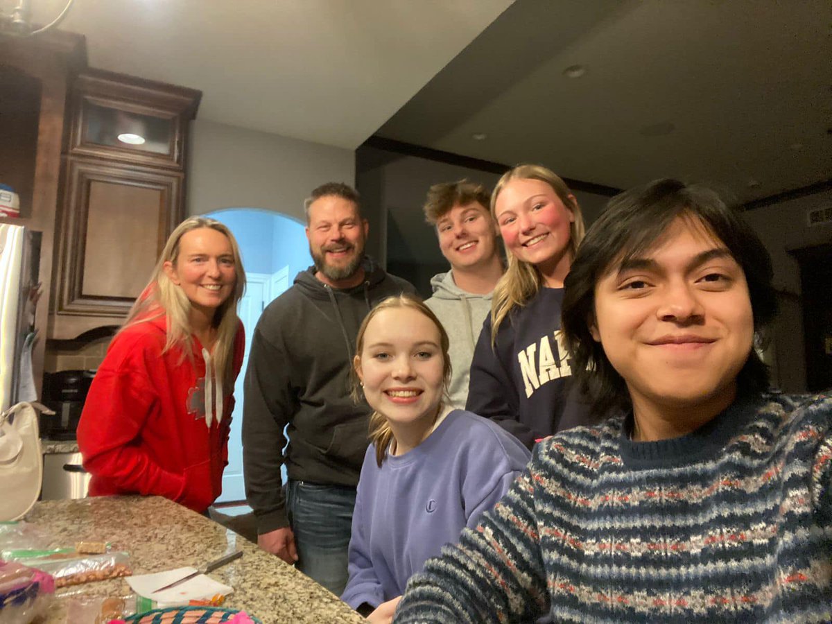 CopanOficial's tweet image. 1/4 Ankeny Report: Our 18 high school students from Copán, currently on exchange in Iowa, enjoyed a fun-filled weekend after an intense week at Ankeny’s two high schools. 🇺🇸✨ #CopánInAnkeny #ExchangeExperience