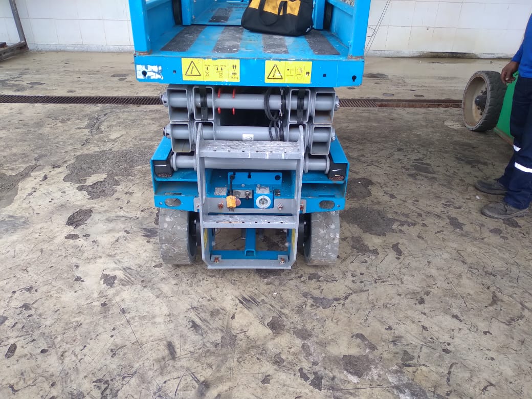 Vertical eléctrico para alcanzar 8 metros de altura