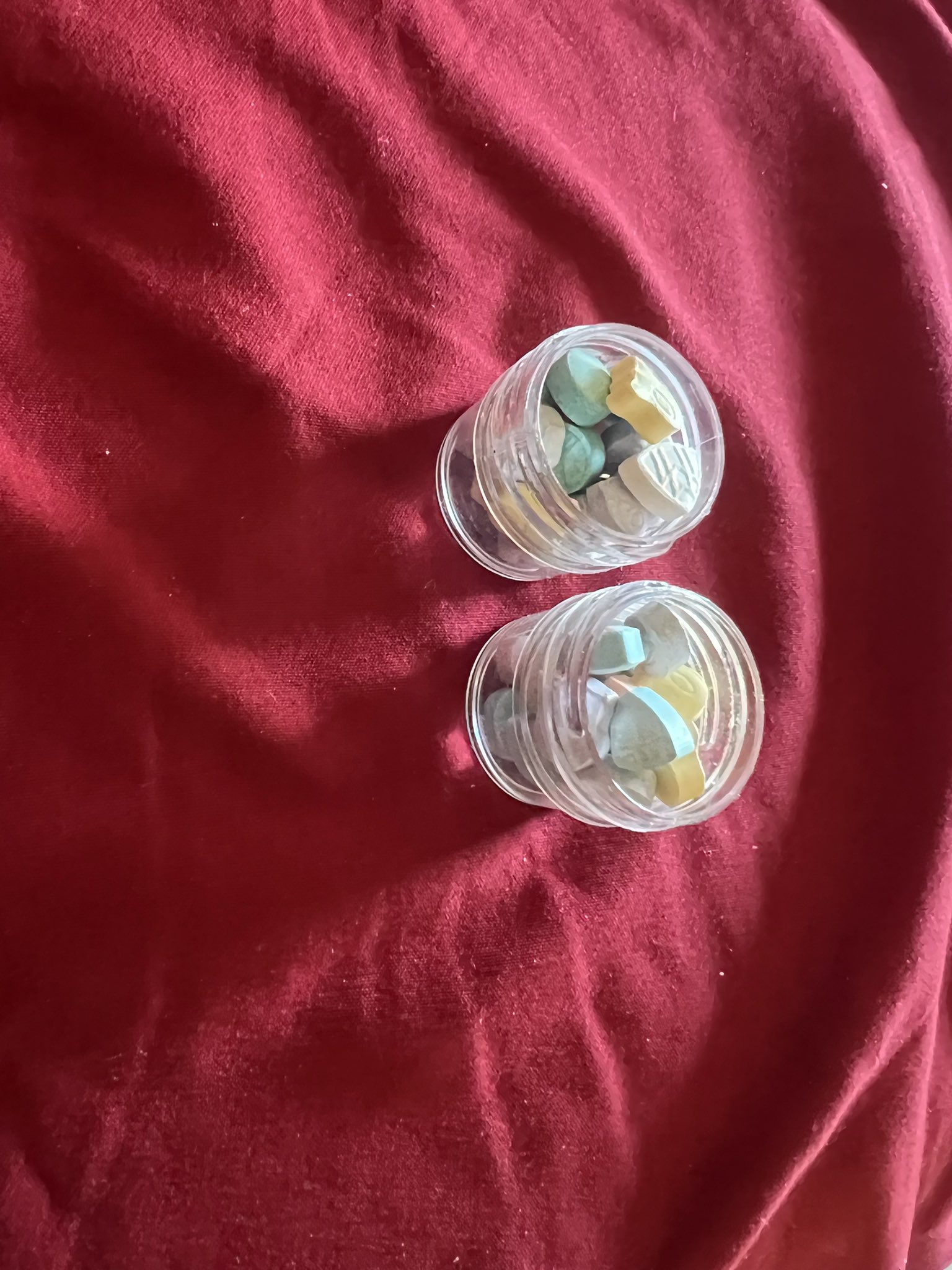 2 pic. Found the kiddies multi vitamins for some reason they had me up three days! https://t.co/yAuptNlaBo