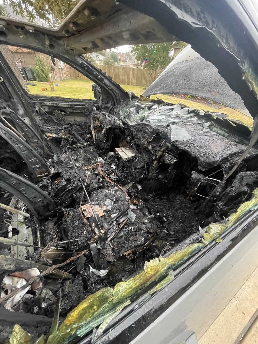 TheRealBDavis11's tweet photo. @charliekirk11 Maybe their @Jeep grand Cherokee’s will stop bursting into flames for no apparent reason almost burning children. https://t.co/WhfGxOkK73