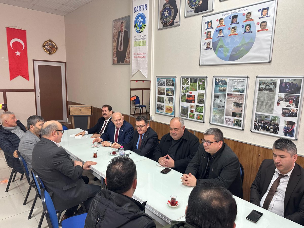 Ulukayader's tweet photo. Bartın ve ilçelerinde devam eden yatırımlar ile Ulus İlçemizdeki yatırımlar üzerine istişarelerde bulunduk.

Nazik davetlerinden ve ev sahipliğinden ötürü DRAHNADER Başkanı Hasan Çetinkaya ve Yönetim Kurulu'na teşekkür ederiz. https://t.co/LhGwrCZgcz