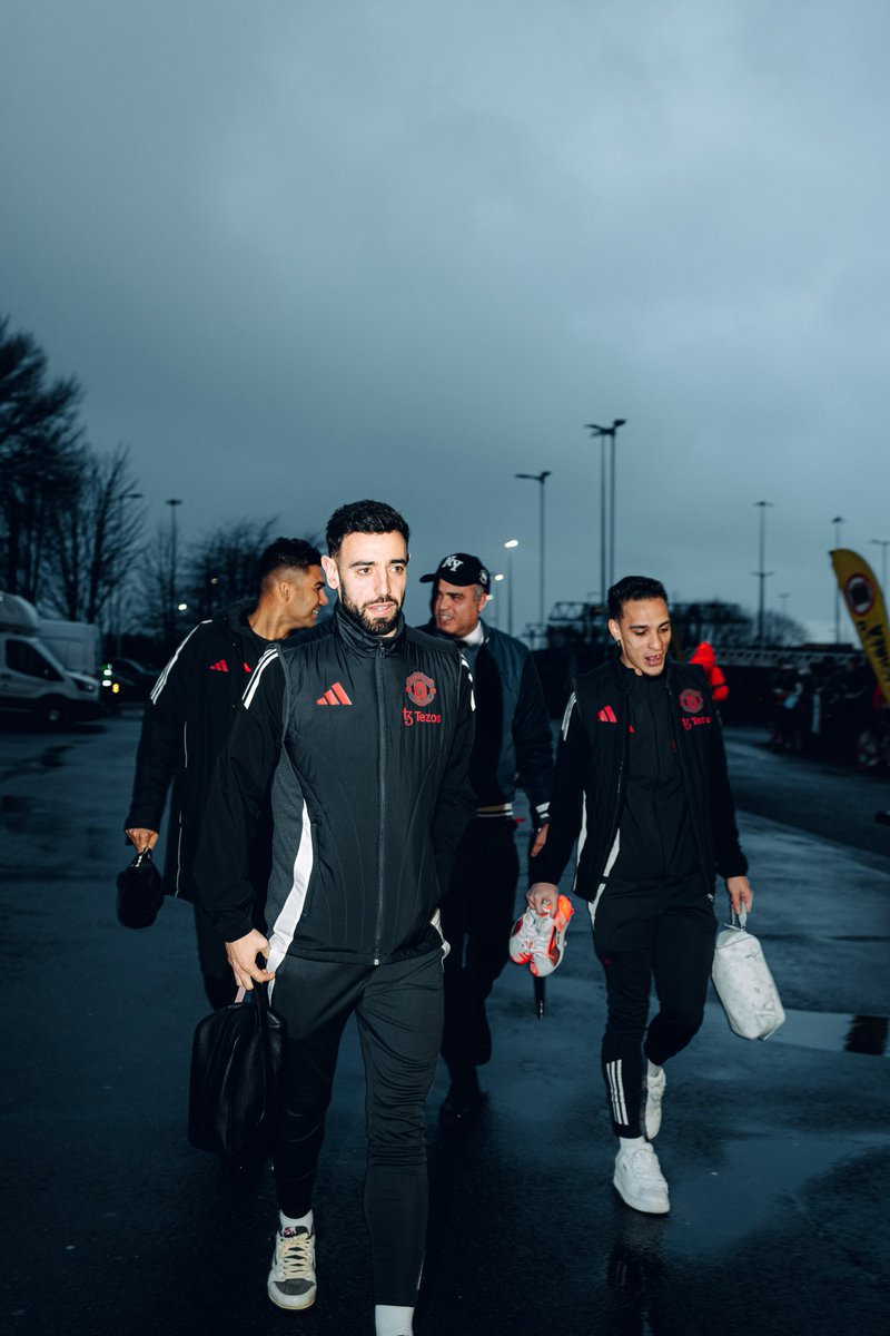 ManUtd_ID's tweet photo. Kapten 🫡 

🇵🇹 @B_Fernandes8 

#MUFC || #UEL

https://t.co/CAbukJZBea