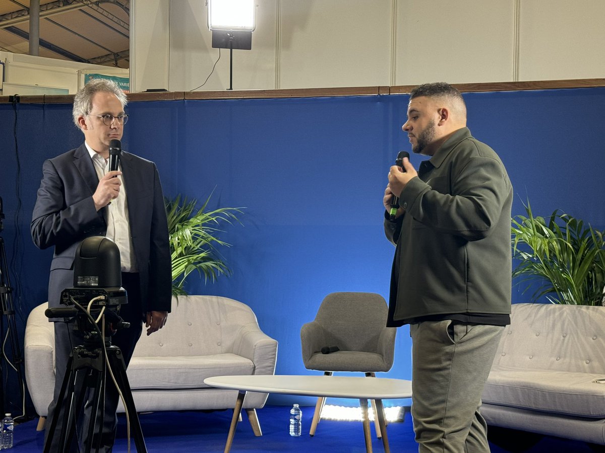 🔎 L’Observatoire IA &amp; Emploi, c’est une initiative portée par Konexio avec Diversidays, en partenariat avec France Travail et avec le soutien de Google.org.
🎯 Objectif : Explorer les usages, perceptions et impacts de l’IA dans le parcours des demandeurs d’emploi.