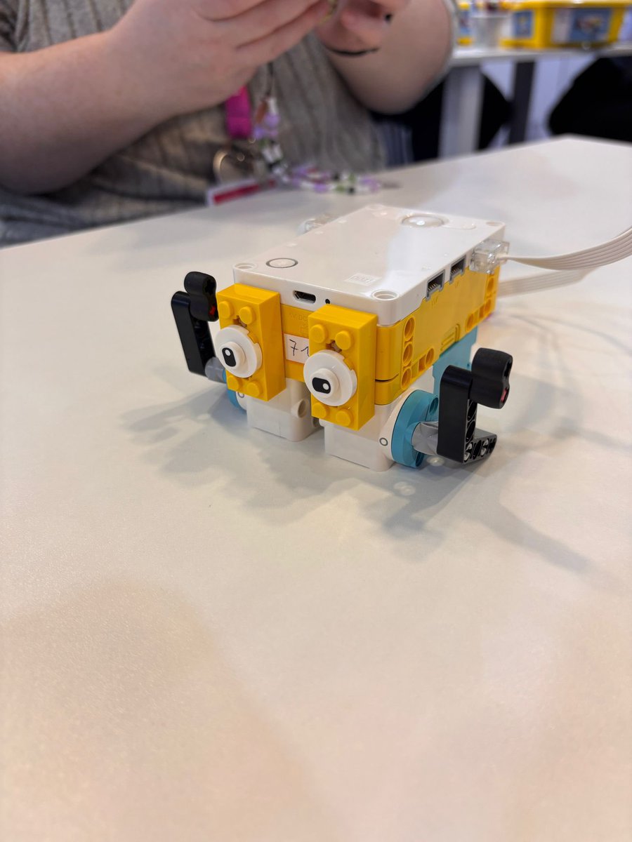 ChristallaJ's tweet image. Guess who’s @Bett_show today?We are looking for ways to further reduce #teacherworkload with AI &also looking at robotics ~bringing coding to life. Meet one of our @LDBSLAT #EHTs and our #ComputingLead 🩵