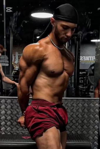 JakestopG's tweet photo. this hot bodybuilder is getting a taste of some serious exploitation in the best way!

full video in comment https://t.co/F3jaGWxiCB