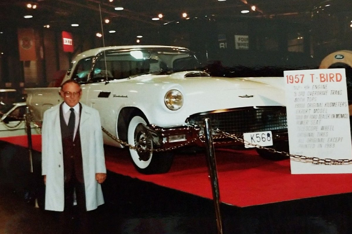 CrystalGlassLTD's tweet photo. #ThrowbackThursday to honoring the legendary founder of Crystal Glass, the visionary #EdBean. His legacy lives on, and we miss him every day.
💻 https://t.co/MJYqvfnN1u
📲 310-Glass https://t.co/lLbv3Z6UxO