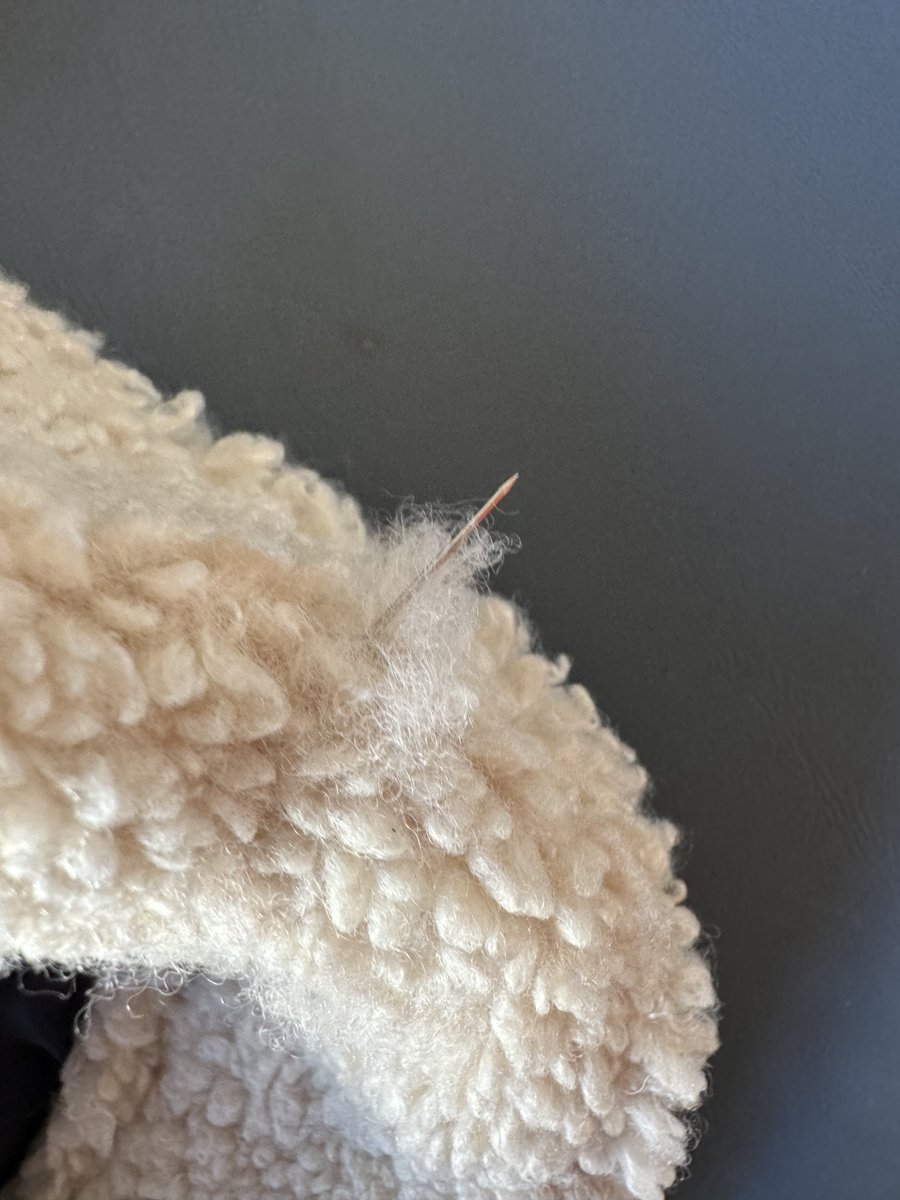 KobeDiem's tweet photo. @Marinelayer hey guys, loved my Bose Cord Sherpa Trucker until a needle, embedded in the sleeve, has stuck me pretty bad, drawing blood even. I can't seem to remove it, at least without cutting.  please help https://t.co/rBkJRjxeAF