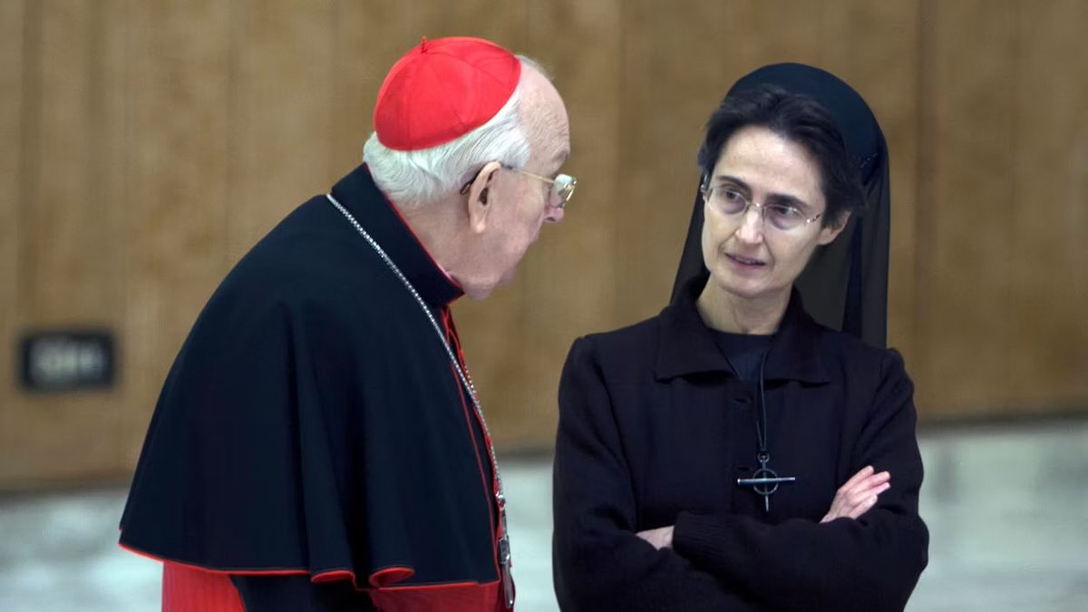 DrJessicaRitter's tweet photo. Papst hebt Ordensfrau ins Spitzenamt. Raffaella Petrini wird ab März 2025 Regierungschefin des Vatikans. Erste Kritik gab es bereits, da nach dem Grundgesetz des Staates der Vatikanstadt nur Kardinäle (Männer) zu diesem Amt bestellt werden können. Zeit für Veränderungen 💪😇✨ https://t.co/h1IzObwlfF