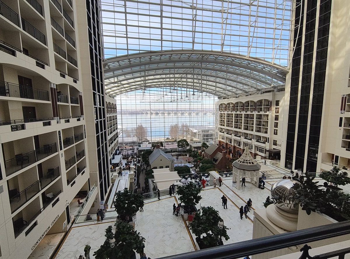 Smoofy5's tweet photo. MAGFest time :3 https://t.co/DCqotEPel0