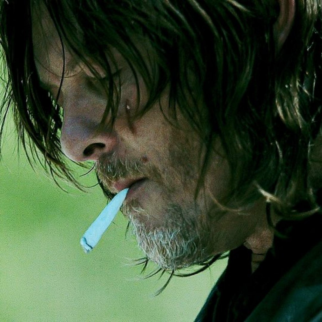 CallMeReindeer's tweet photo. #DarylDixon is a masterpiece ❤️ 

#TWD #TheWalkingDead #NormanReedus #bigbaldhead https://t.co/8xWKnuKaal