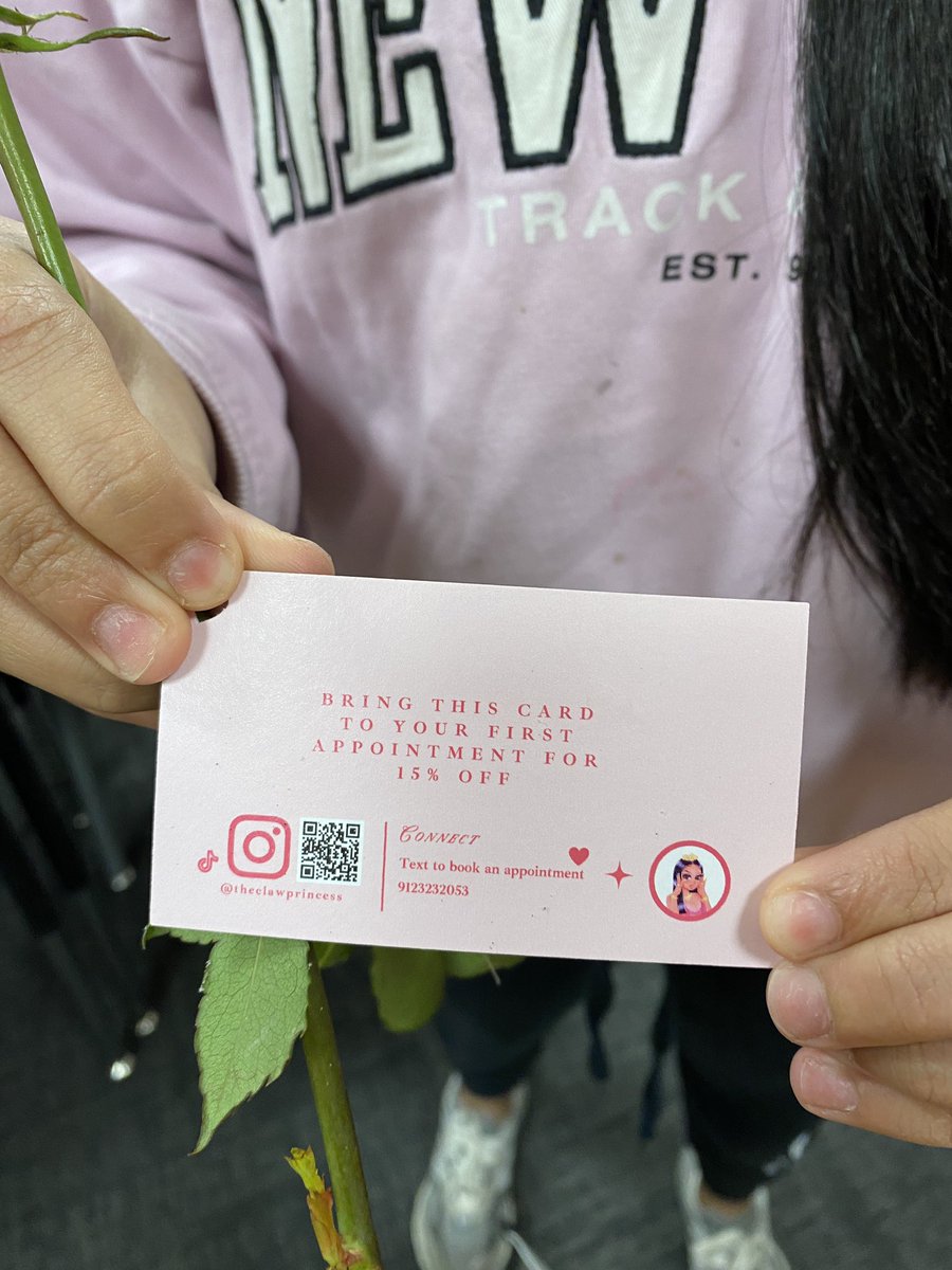 LisaMBoone's tweet photo. Very proud of this student, Samantha is quite the entrepreneur- has started her own business &amp; advertises in her own special way! Check it out! https://t.co/n6s27AEOOI